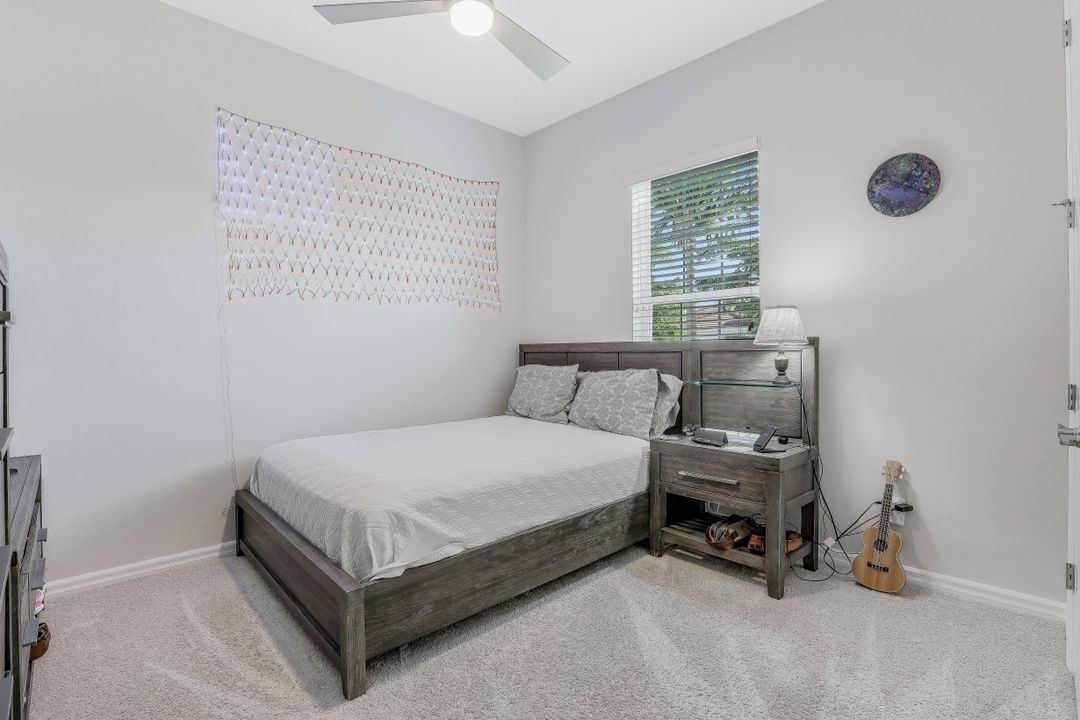 3001 Sunset Pointe Cir, Cape Coral, FL 33914