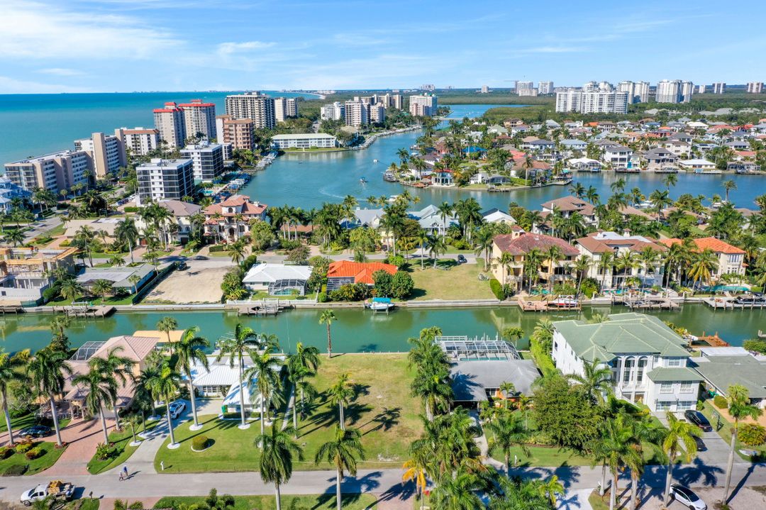 141 Channel Dr, Naples, FL 34108