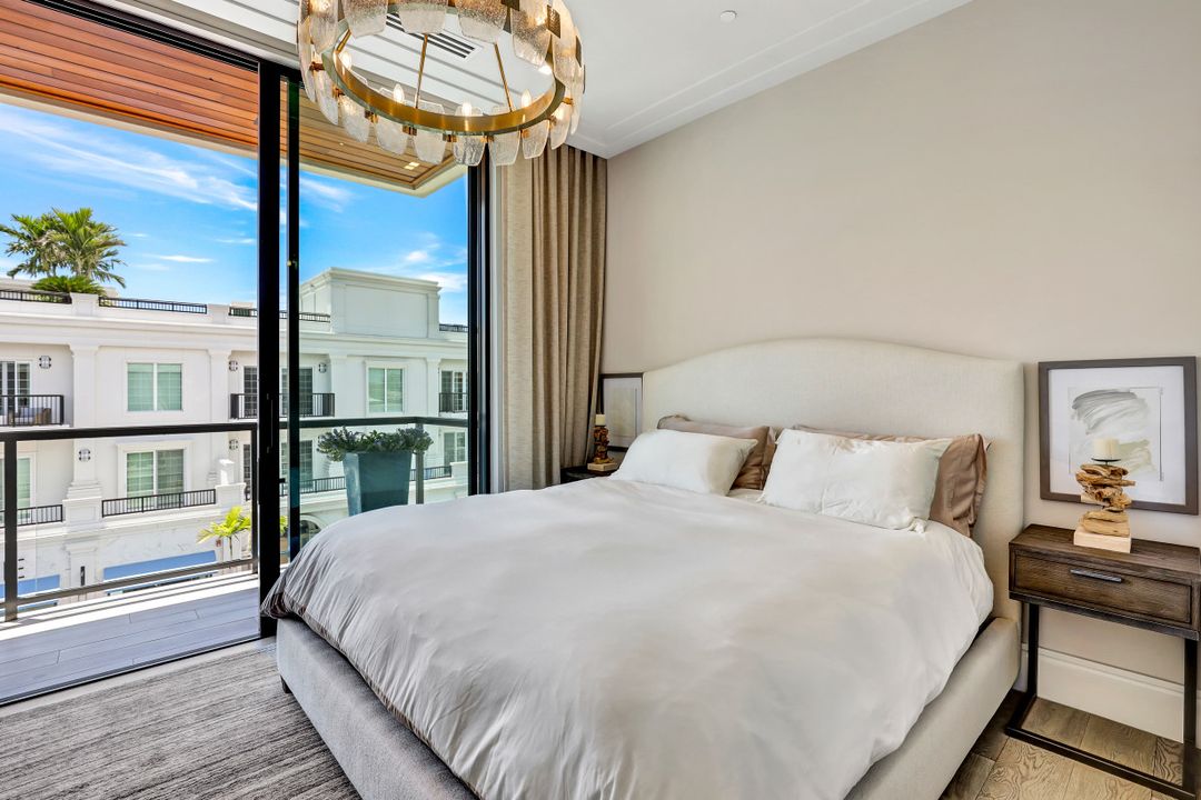 505 5th Ave S #303, Naples, FL 34102