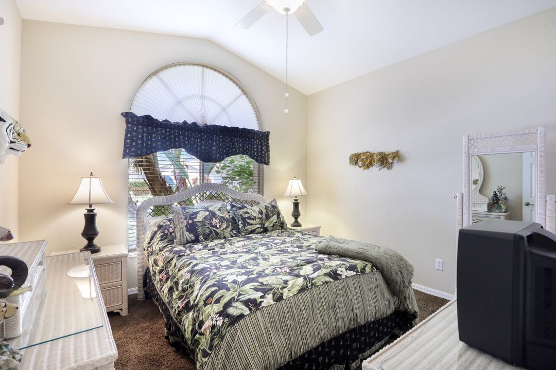 2124 Par Dr, Naples, FL 34120