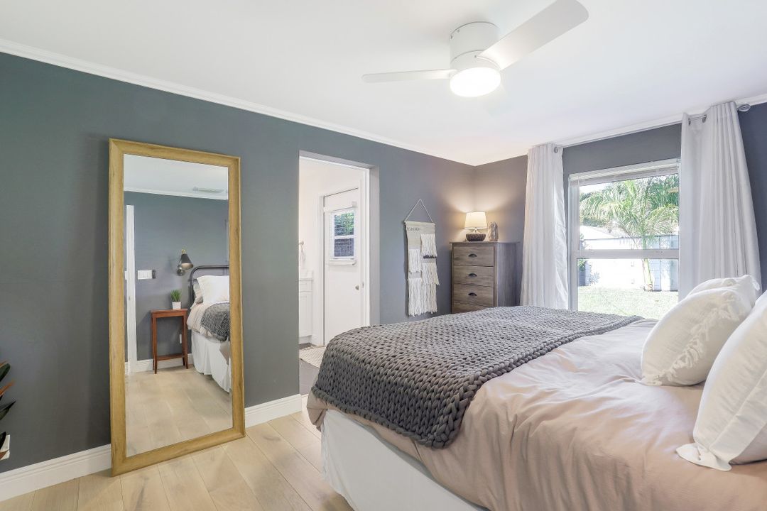 1091 22nd Ave N, Naples, FL 34103