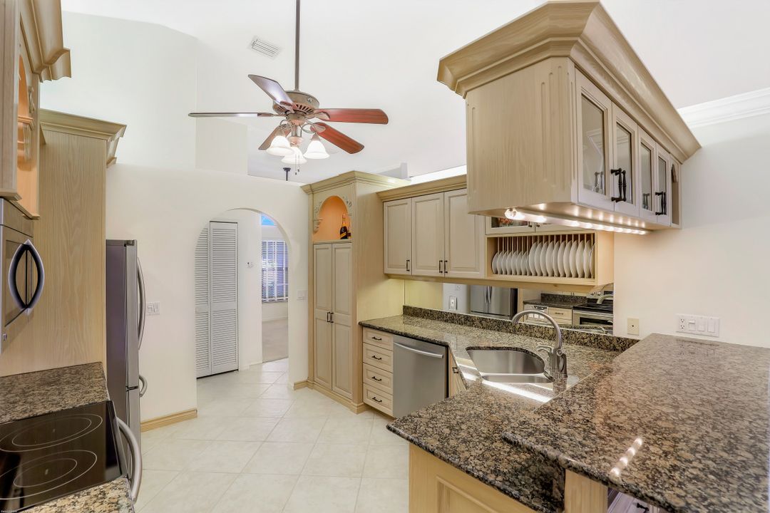 12703 Hunters Ridge Dr, Bonita Springs, FL 34135