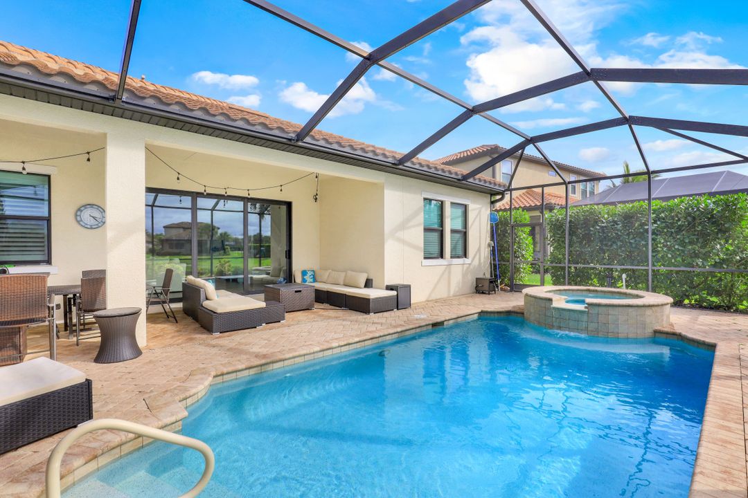 4714 Formosa Dr, Naples, FL 34119