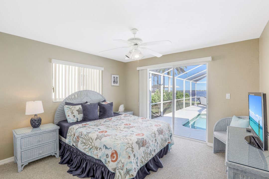 5261 Nautilus Dr, Cape Coral, FL 33904