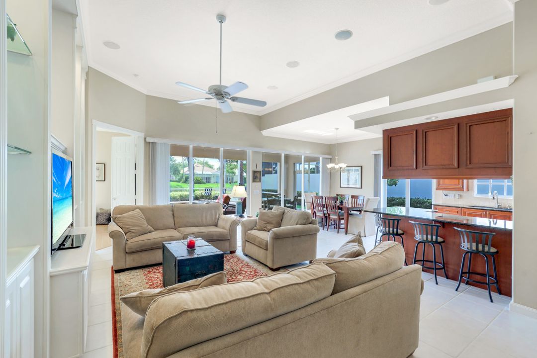 4420 Prescott Ln, Naples, FL 34119