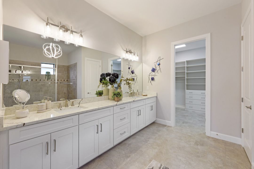 9243 Rialto Ln, Naples, FL 34119