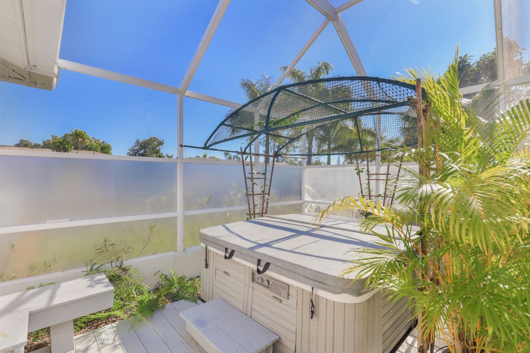 3096 Buena Vista Ln, Naples, FL 34105