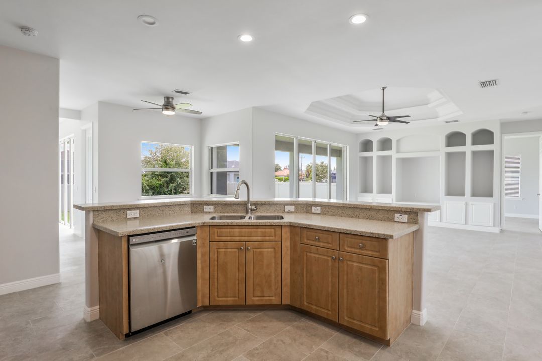 2921 SW 16th Pl, Cape Coral, FL 33914