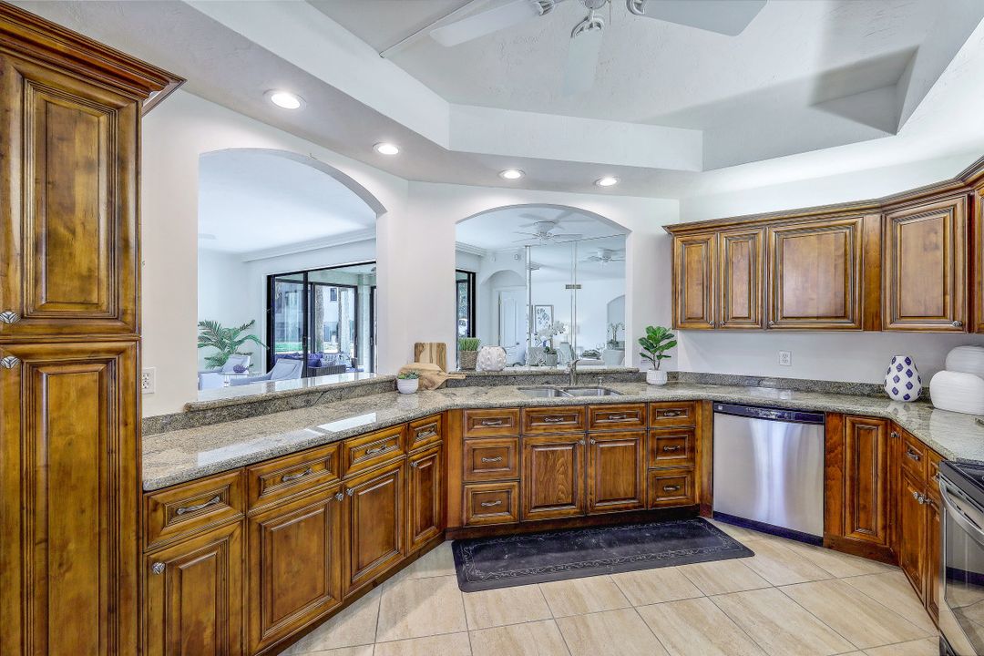 7056 Pelican Bay Blvd #B105, Naples, FL 34108