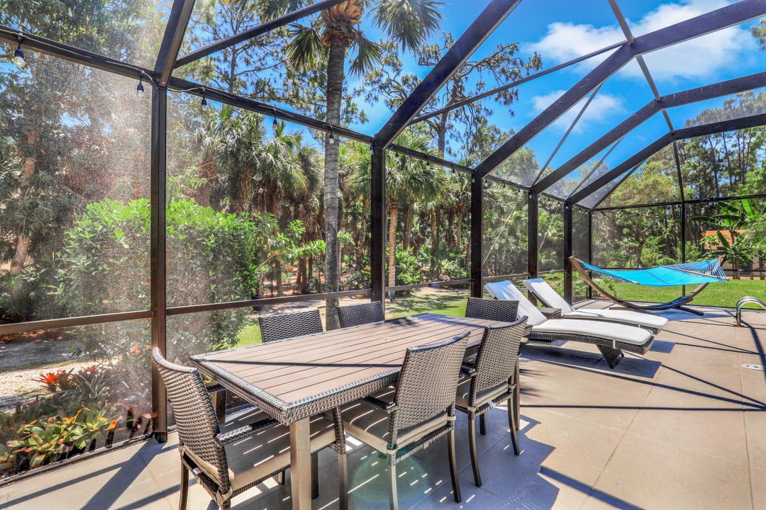 6060 Autumn Oaks Ln, Naples, FL 34119