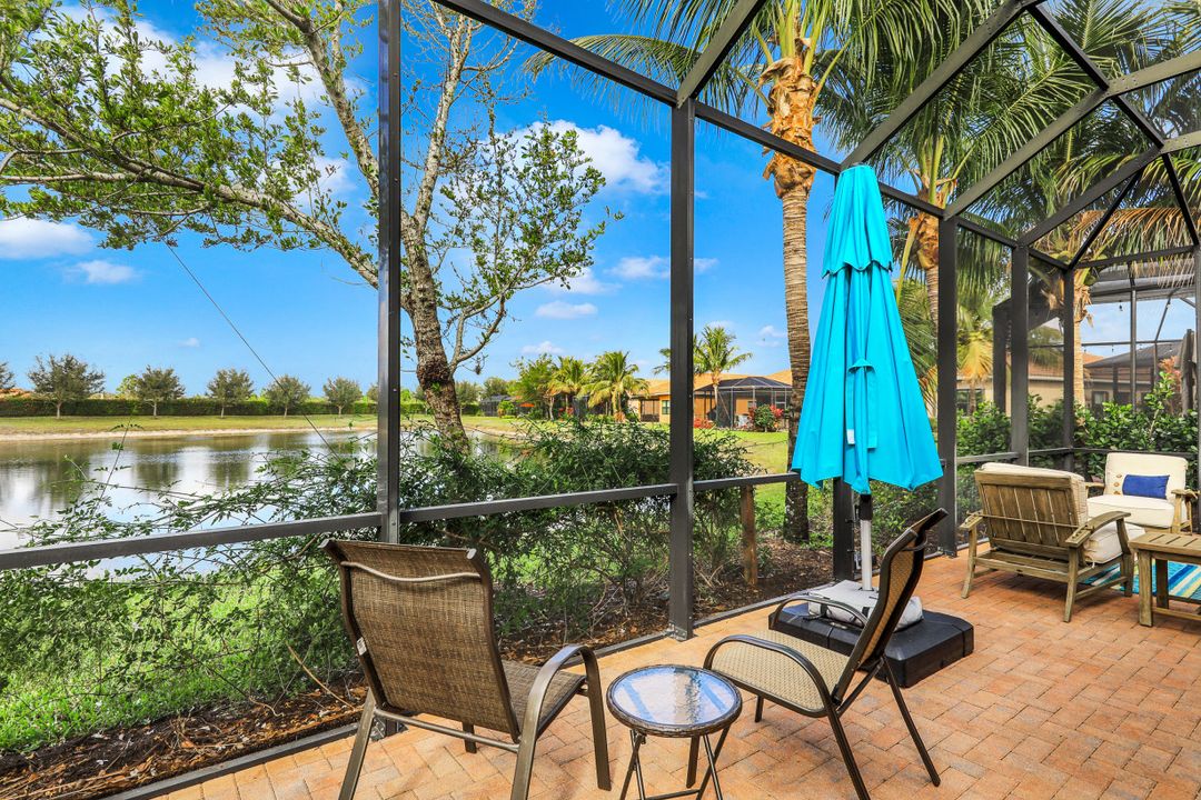 3370 Baltic Dr, Naples, FL 34119