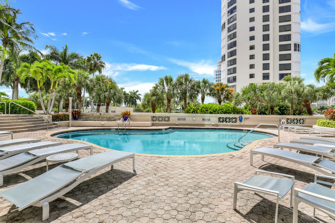 4255 Gulf Shore Blvd N #206, Naples, FL 34103