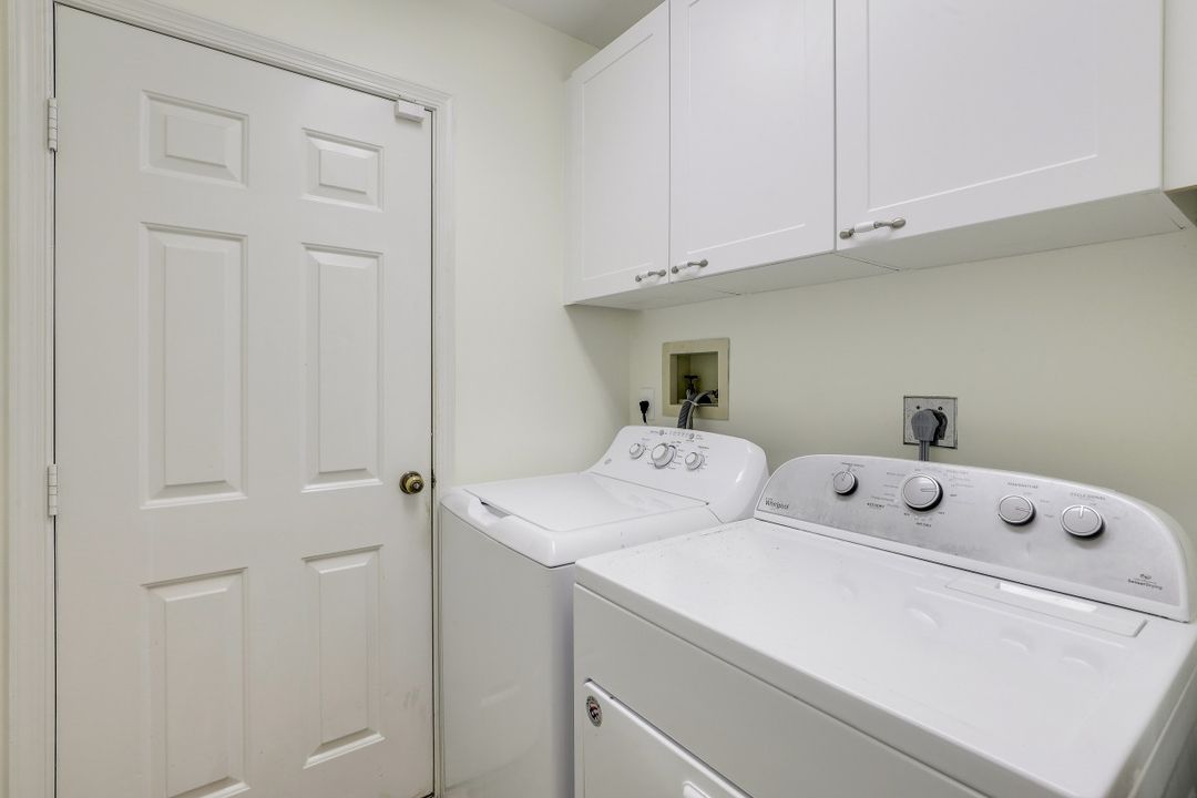 2180 Paget Cir, Naples, FL 34112
