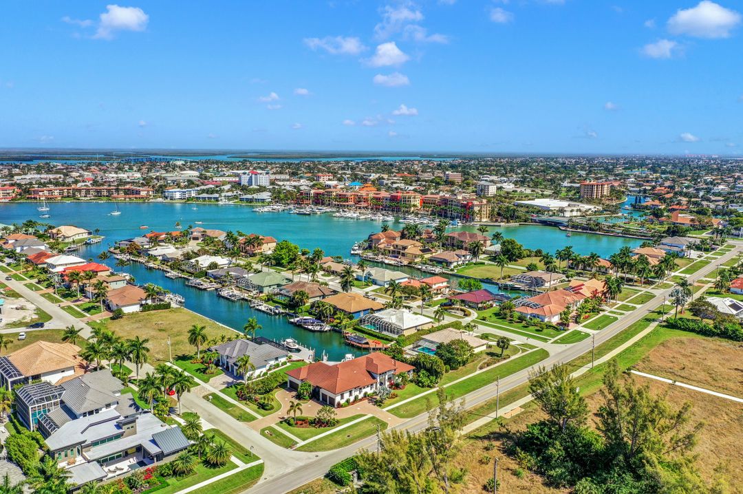 601 Crescent St, Marco Island, FL 34145