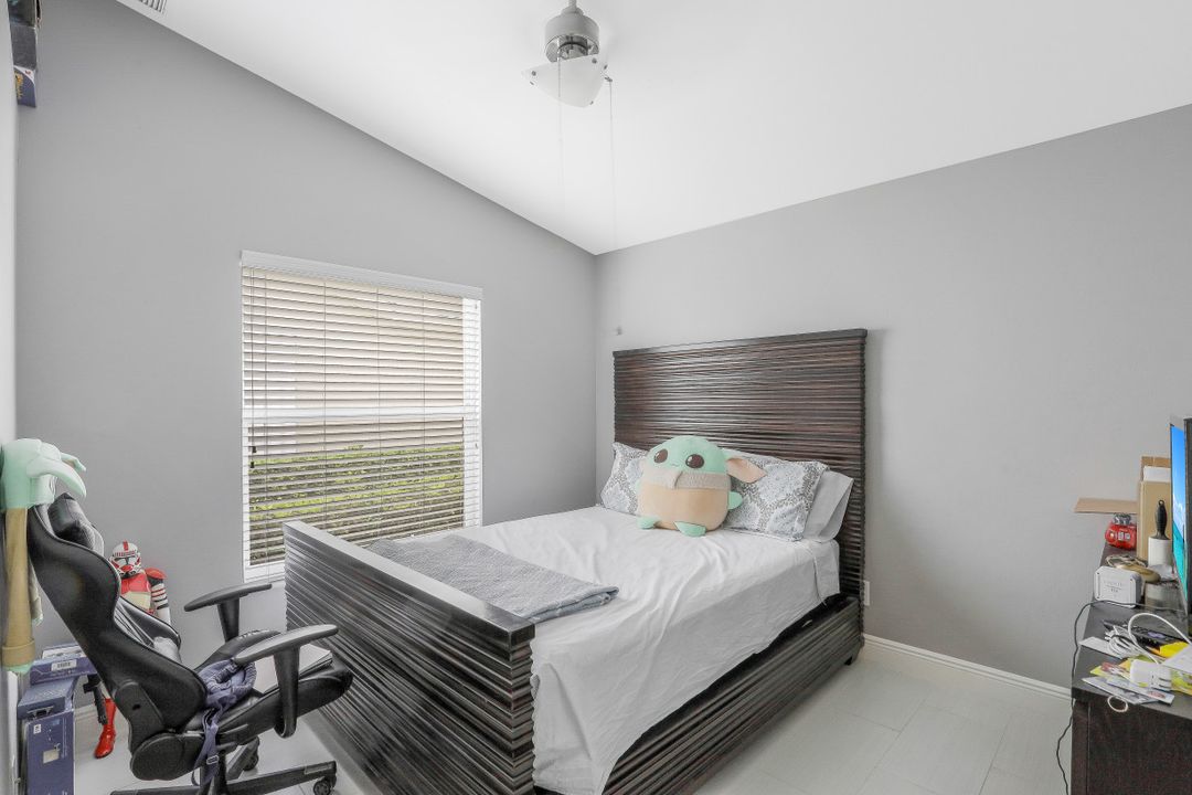 8511 Ibis Cove Cir, Naples, FL 34119