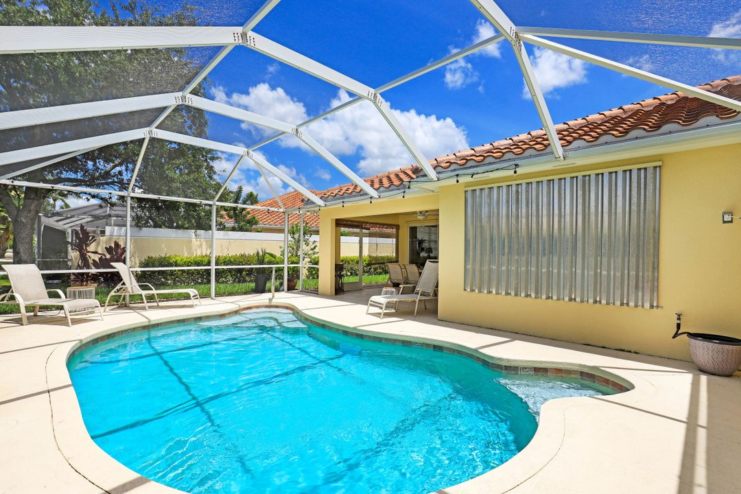 4209 St George Ln, Naples, FL 34119