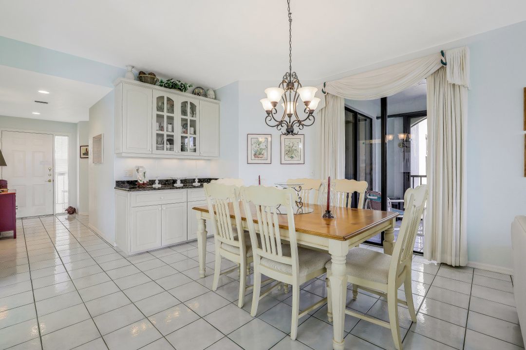 6500 Valen Way #402, Naples, FL 34108