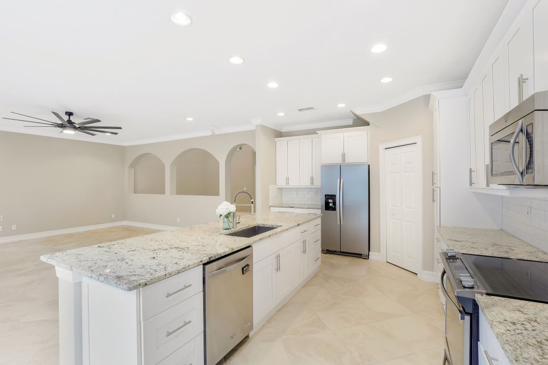 10237 S Silver Palm Dr, Estero, FL 33928