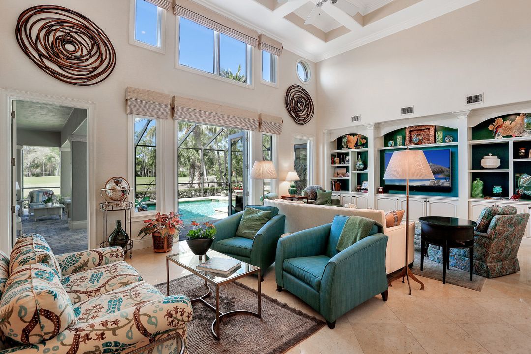 2911 Tiburon Blvd E, Naples, FL 34109