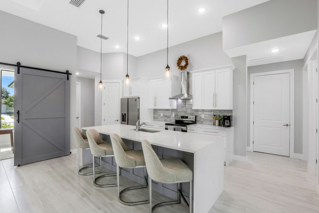 1001 SW 37th St, Cape Coral, FL 33914