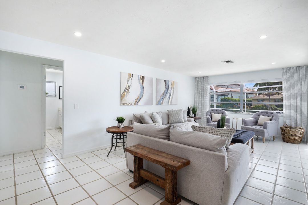 2150 Shad Ct, Naples, FL 34102