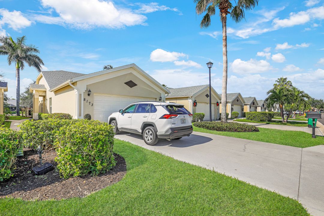 8173 Tauren Ct, Naples, FL 34119