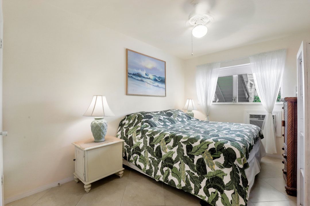 473 12th Ave S #B-9, Naples, FL 34102