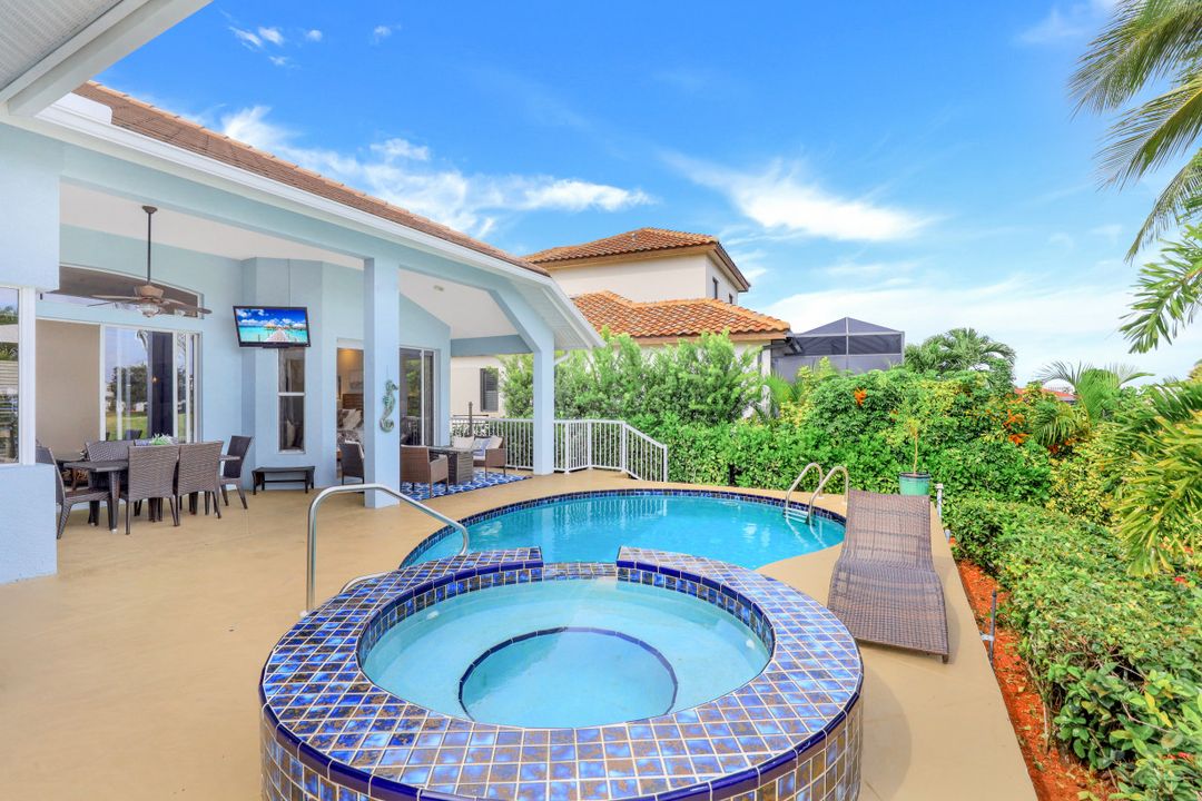 231 Seahorse Ct, Marco Island, FL 34145