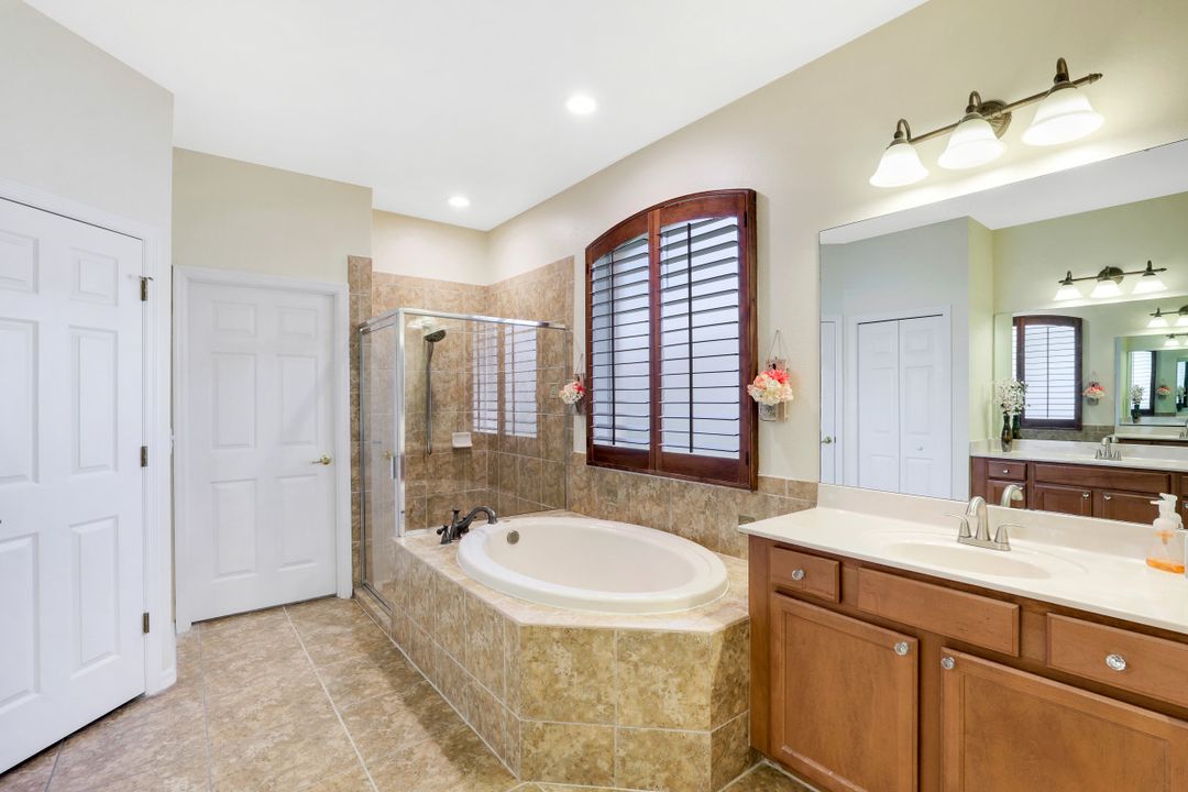 14087 Mirror Ct, Naples, FL 34114