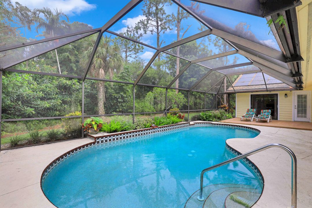 2259 Queens Way, Naples, FL 34112