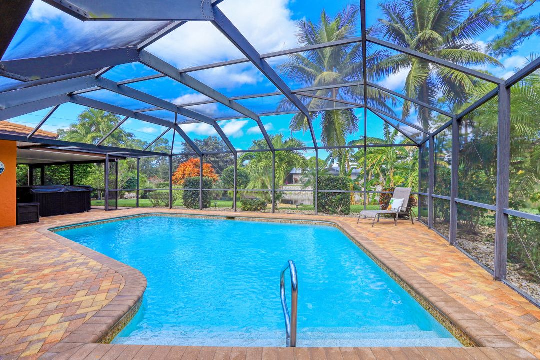 989 E Valley Dr, Bonita Springs, FL 34134