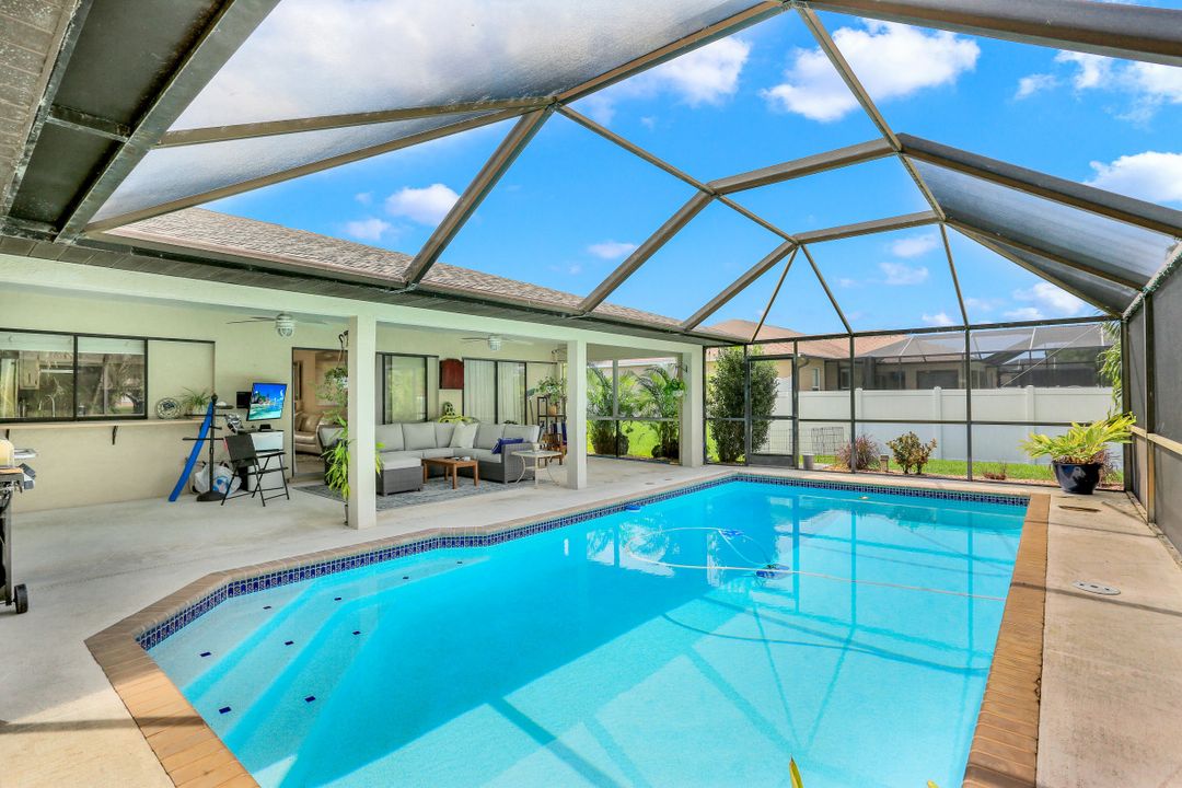 1001 SW 23rd St, Cape Coral, FL 33991