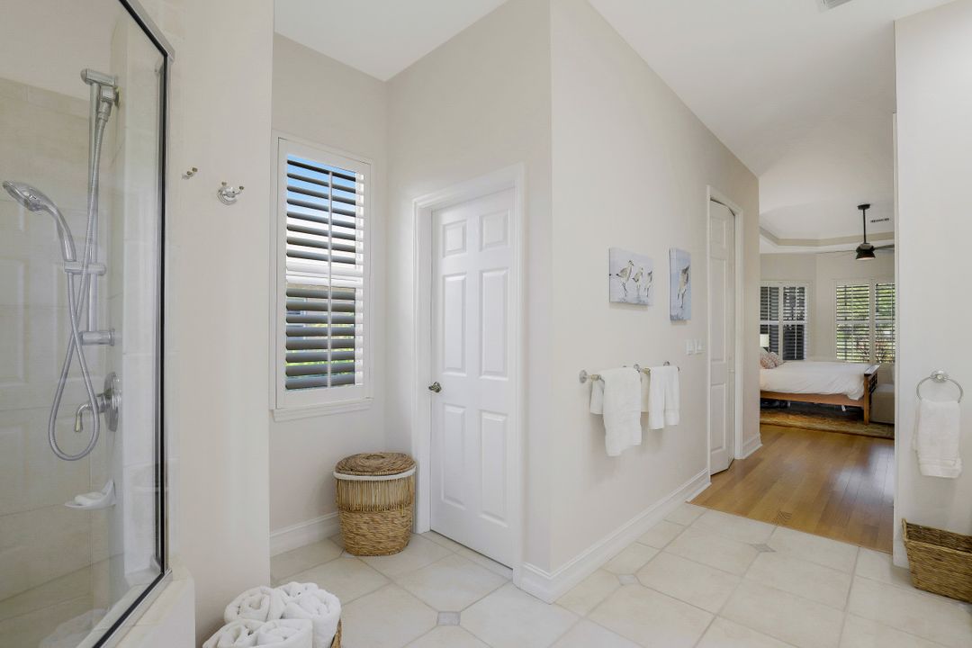 28416 Sombrero Dr, Bonita Springs, FL 34135