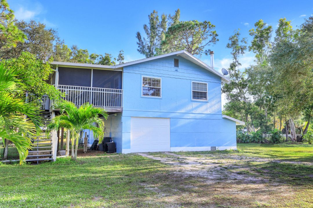 8642 Whispering Pines Dr, Saint James City, FL 33956