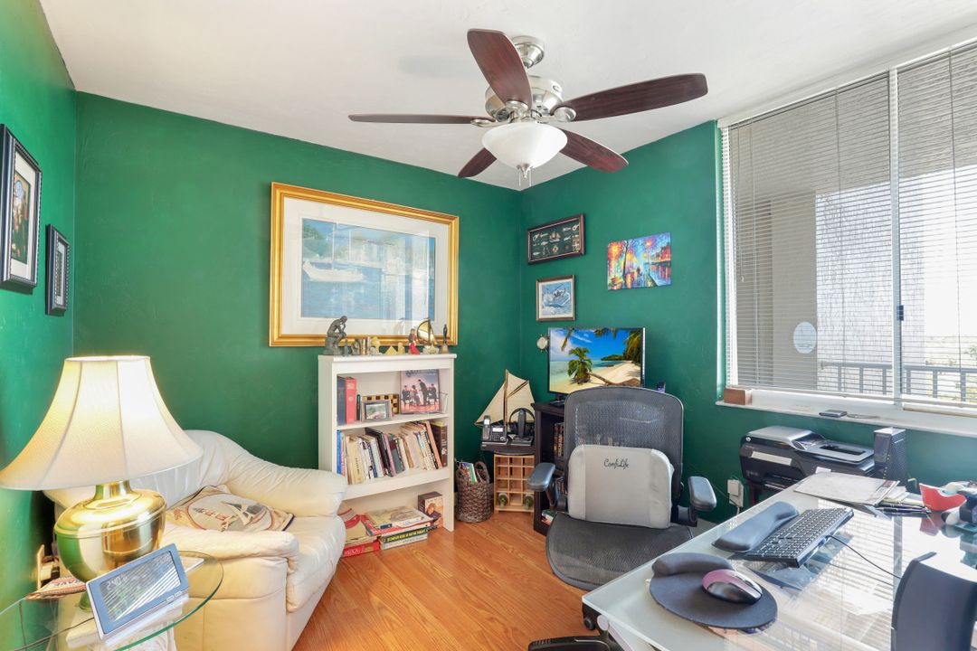 11118 Gulf Shore Dr #602, Naples, FL 34108