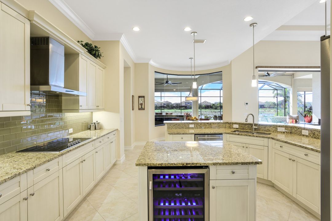 9225 Esplanade Blvd, Naples, FL 34119