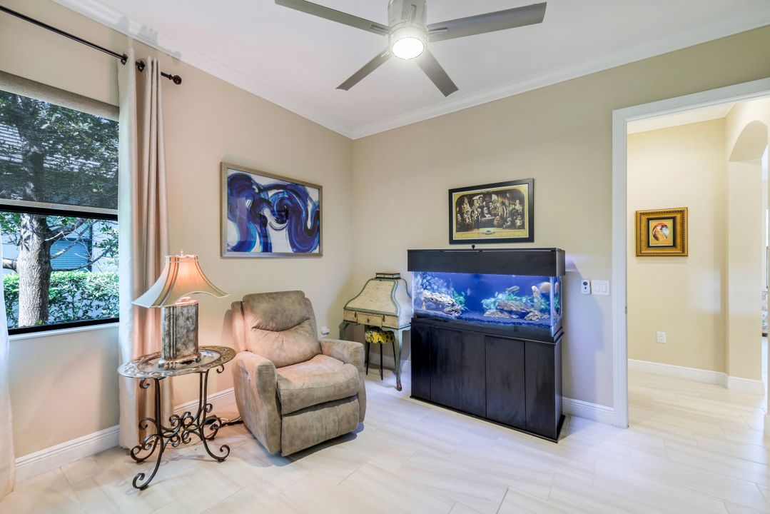 2303 Somerset Pl, Naples, FL 34120