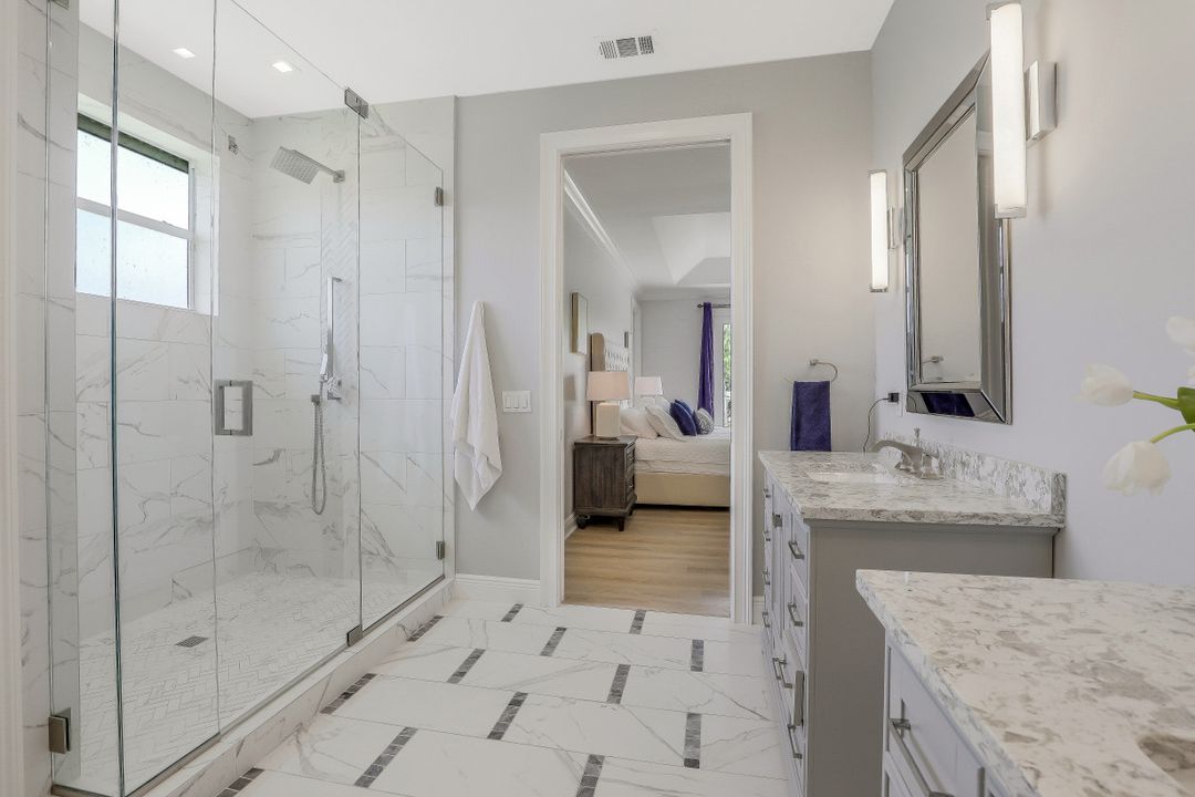 5645 Spanish Oaks Ln, Naples, FL 34119