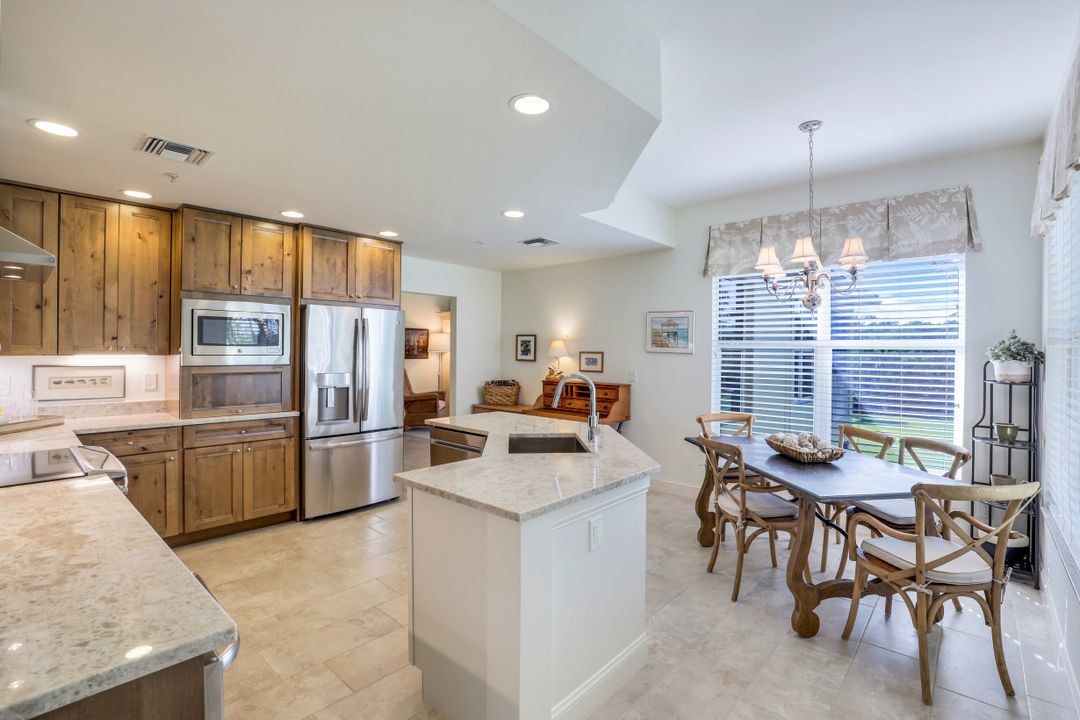 4650 Yacht Harbor Dr #126, Naples, FL 34112