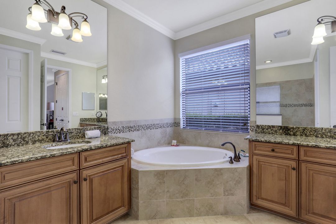 9530 Piacere Way, Naples, FL 34113
