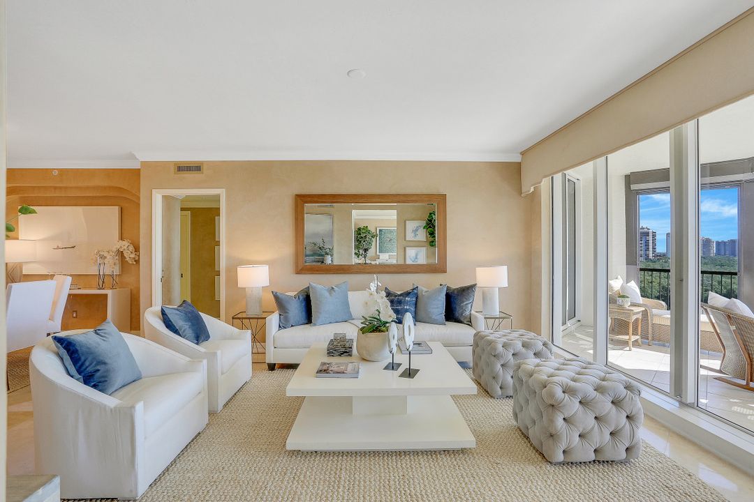 8960 Bay Colony Dr #703, Naples, FL 34108