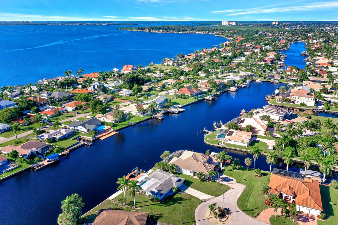 5386 Del Monte Ct, Cape Coral, FL 33904