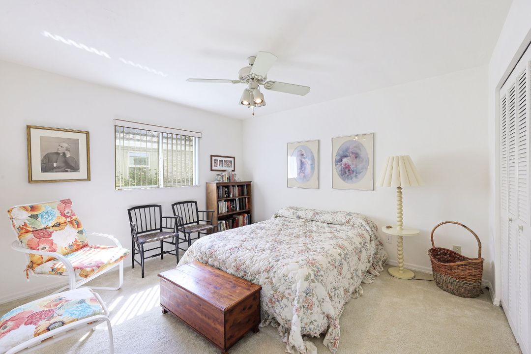 812 102nd Ave N, Naples, FL 34108