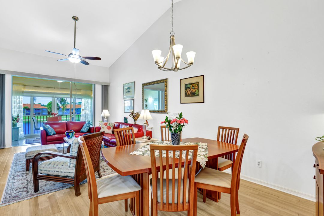 6940 Huntington Lakes Cir #202, Naples, FL 34119