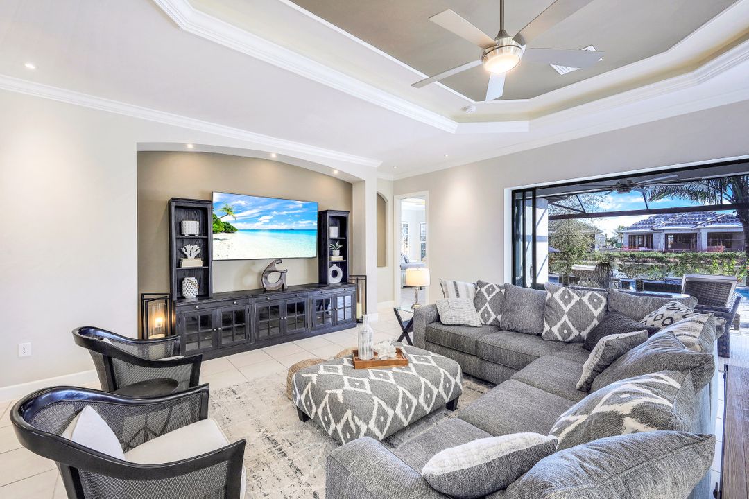 3274 Belon Ln, Naples, FL 34114