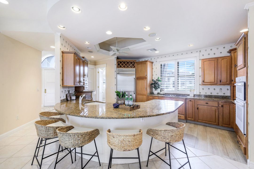 690 Pelican Ct, Marco Island, FL 34145