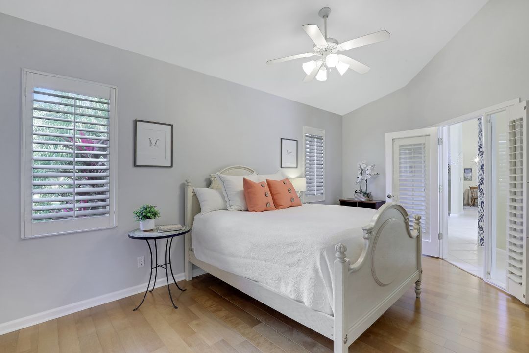 9245 The Ln, Naples, FL 34109