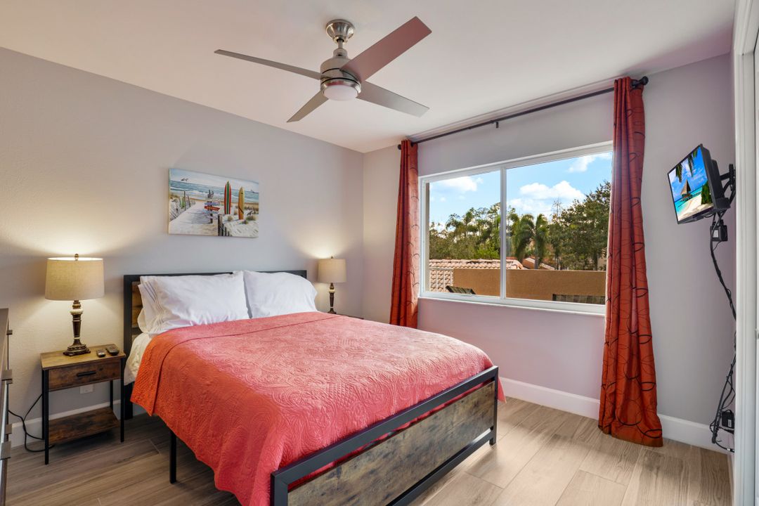 2348 Hidden Lake Dr #702, Naples, FL 34112