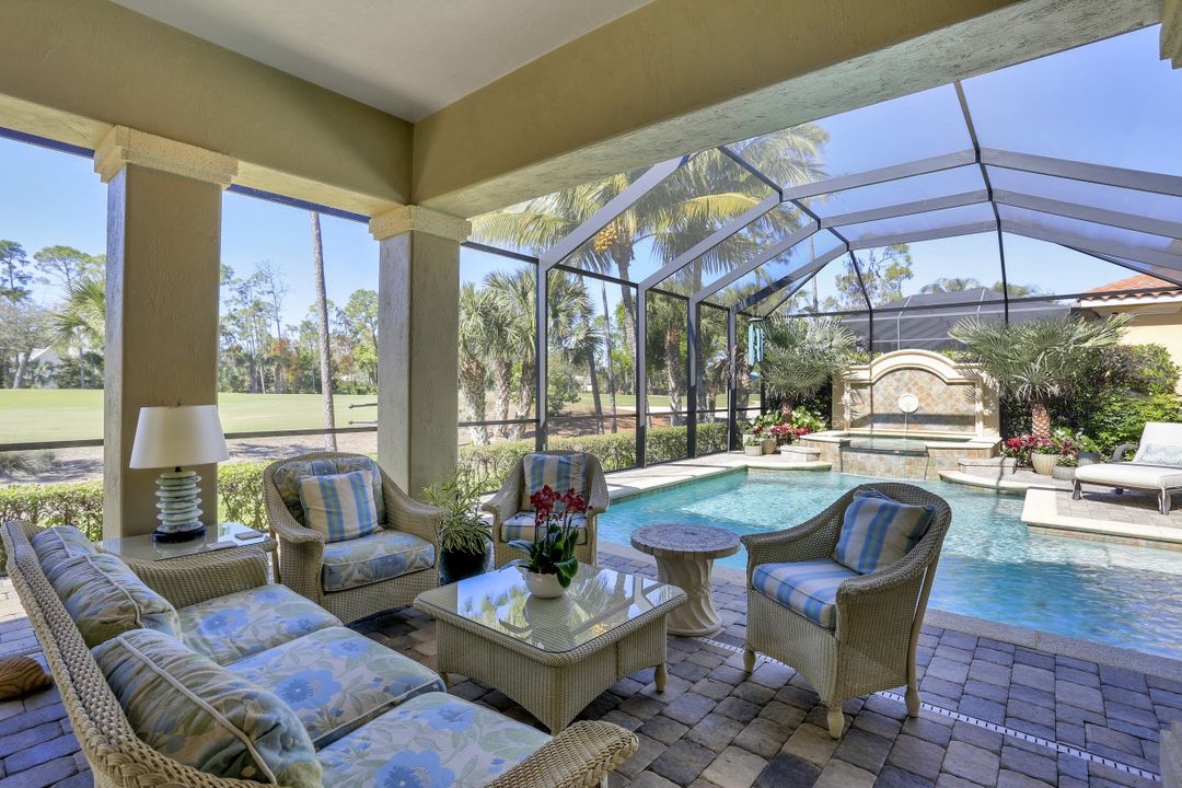 2911 Tiburon Blvd E, Naples, FL 34109