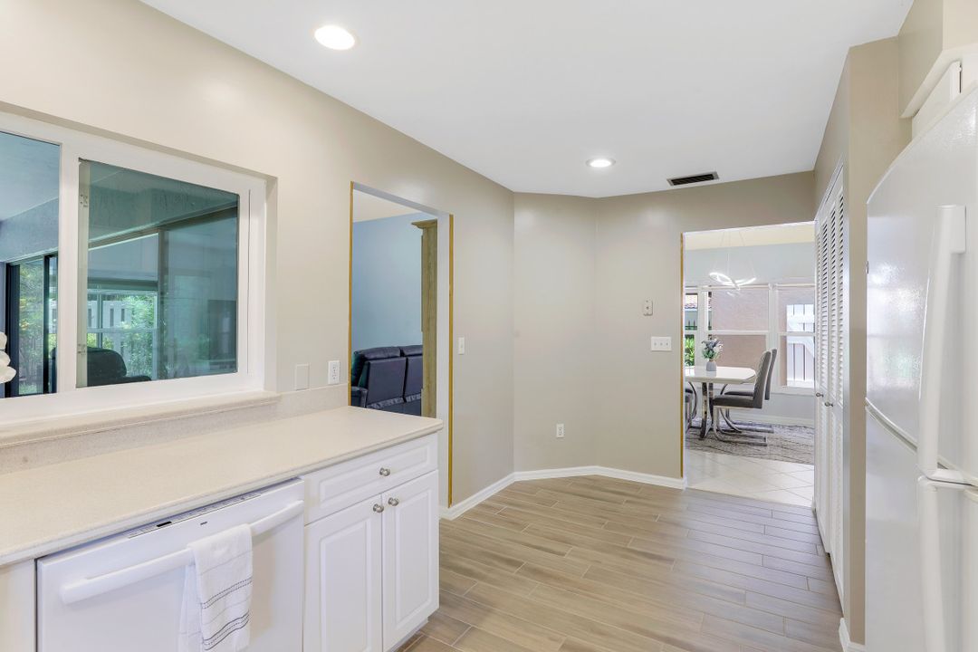 736 Reef Point Cir, Naples, FL 34108